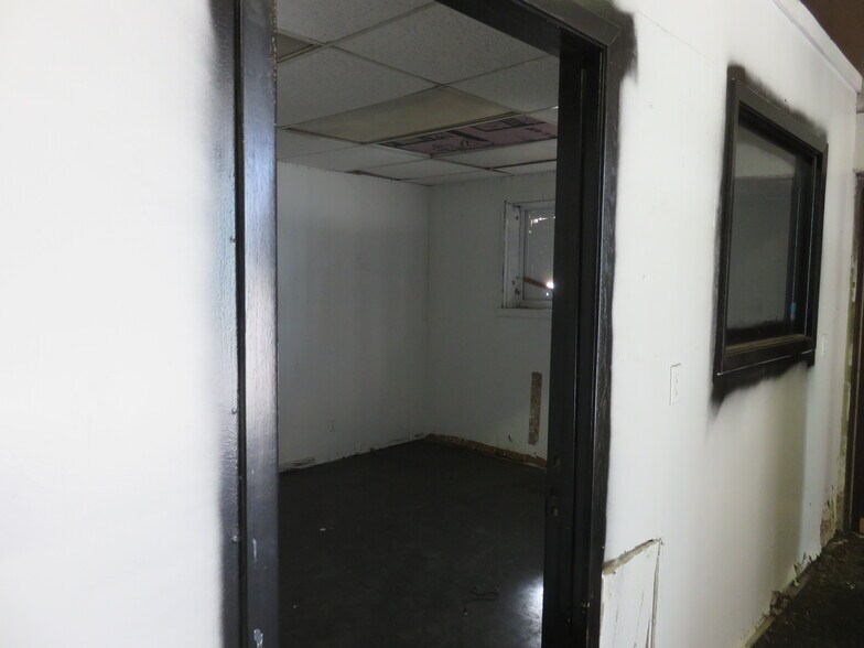 More Photos Of 26545 Drew Ave, Elko New Market Auto Repair For Lease