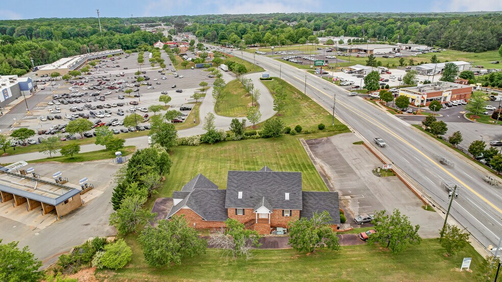 More Photos Of 1000 Liberty St E, York General Retail For Sale