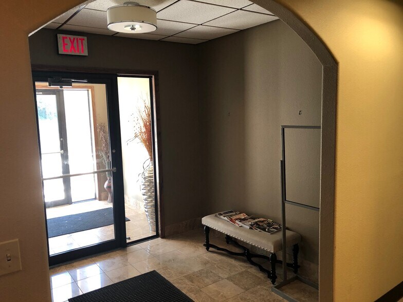 More Photos Of 1620 Southridge Dr, Jefferson City Medical For Lease