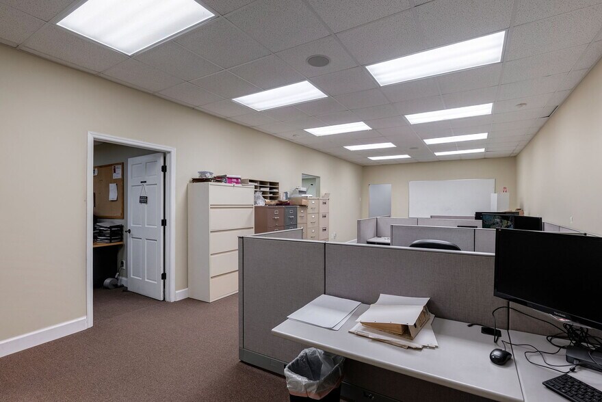 More Photos Of 328 Commerce Blvd, Bogart Warehouse For Sale