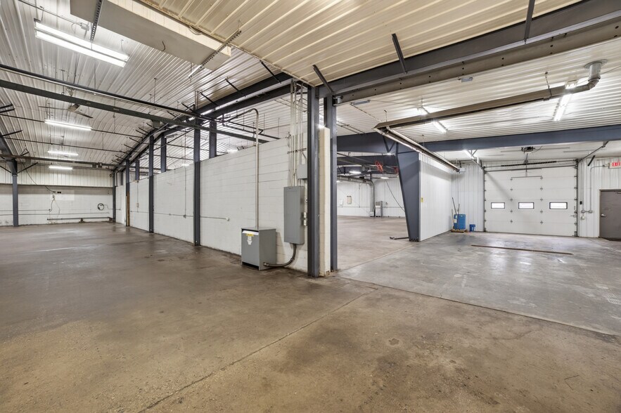 More Photos Of 3166 Muckle Rd, Central Lake Manufacturing For Lease