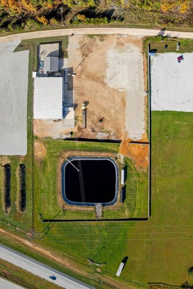 More Photos Of 558 Lucky Rd, Seymour Service For Sale