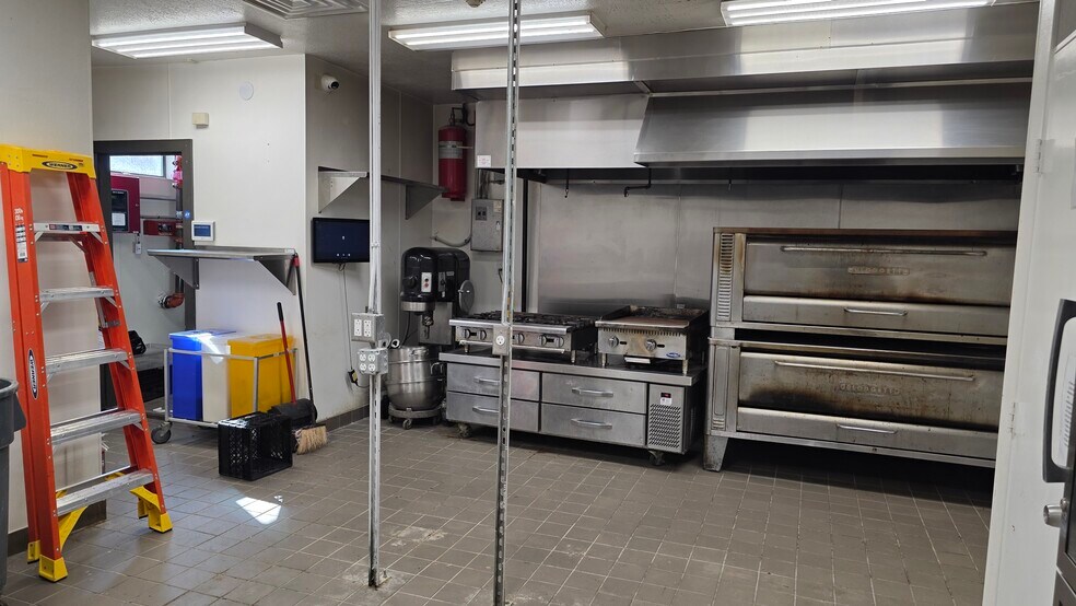 More Photos Of 801 Studewood St, Houston Restaurant For Lease