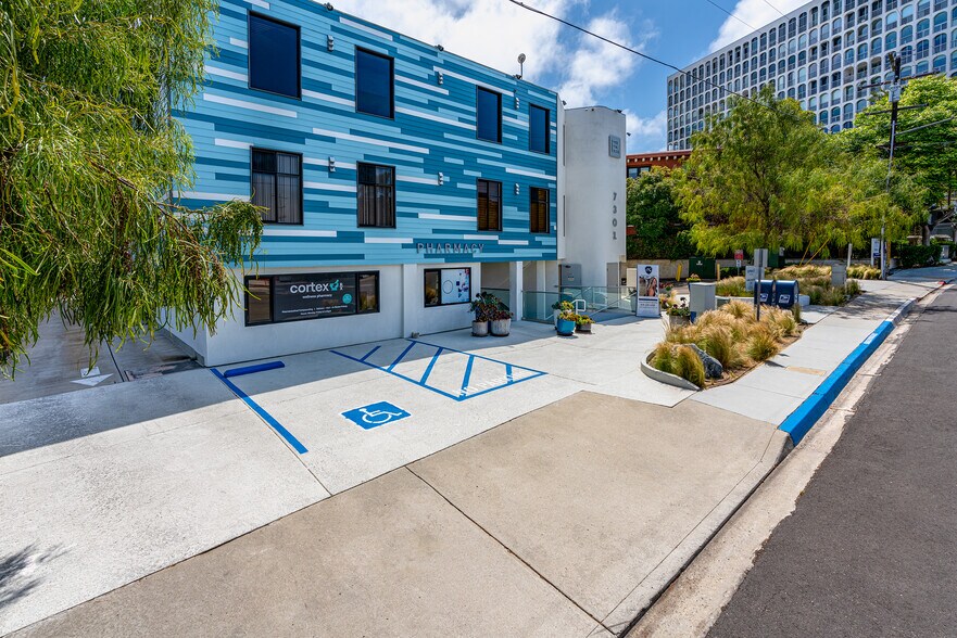 More Photos Of 7301 Girard Ave, La Jolla Medical For Lease