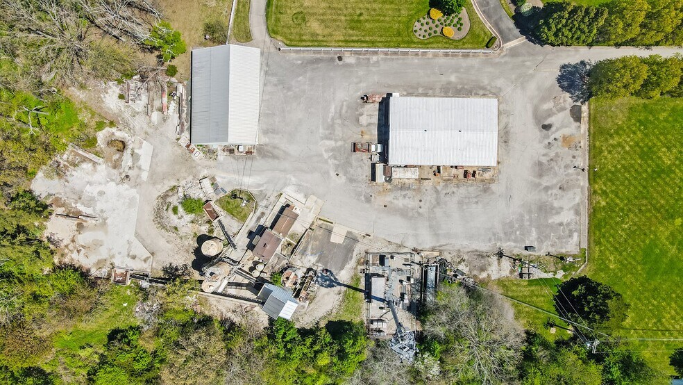 More Photos Of 1445 Catawba Ave, Newfield Service For Sale