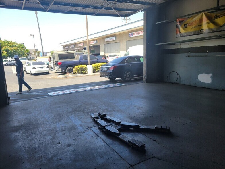 More Photos Of 936 Glendora Ave, West Covina Service Station For Lease