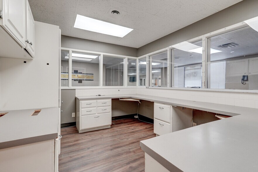 More Photos Of 3100 S Elm Pl, Broken Arrow Medical For Lease