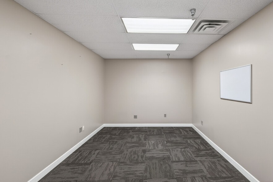 More Photos Of 1017-1023 Mainstreet, Hopkins Storefront For Lease