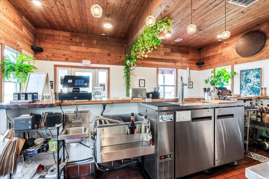 More Photos Of 217 W Hopkins St, San Marcos Restaurant For Sale