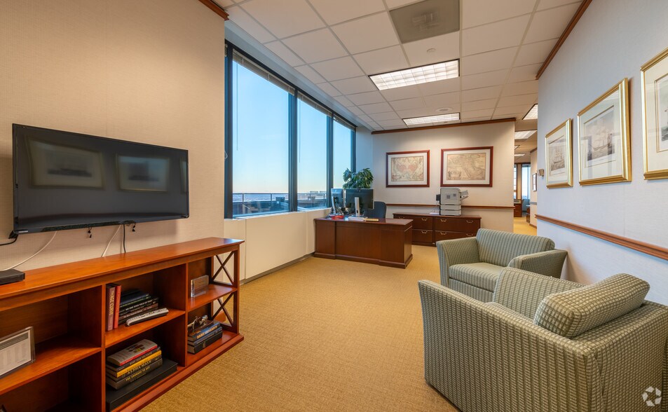 Photo of 37th Floor Ste 