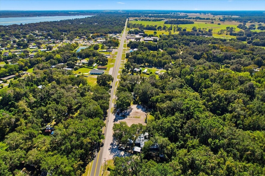 More Photos Of 2339 N Country Road 470, Lake Panasoffkee Office For Sale