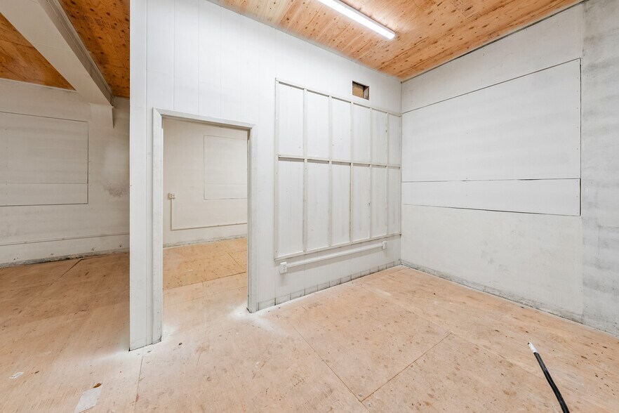 More Photos Of 619 S Fir St, Medford Refrigeration Cold Storage For Sale