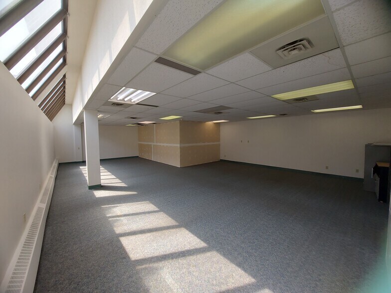 More Photos Of 4705 48 Ave, Red Deer Medical For Lease