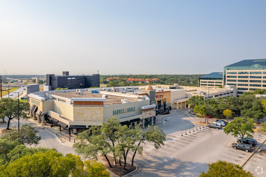 More Photos Of 10000 Research Blvd, Austin Unknown For Lease