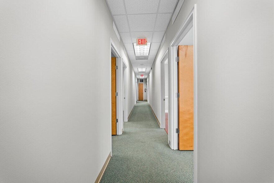 More Photos Of , Jacksonville Office For Sale
