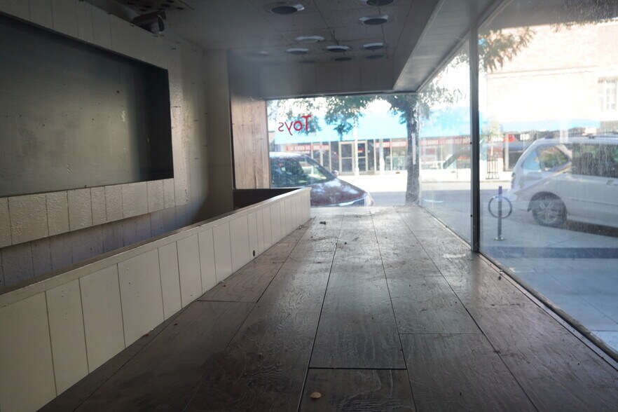 More Photos Of 400-406 D St, Marysville Storefront For Lease