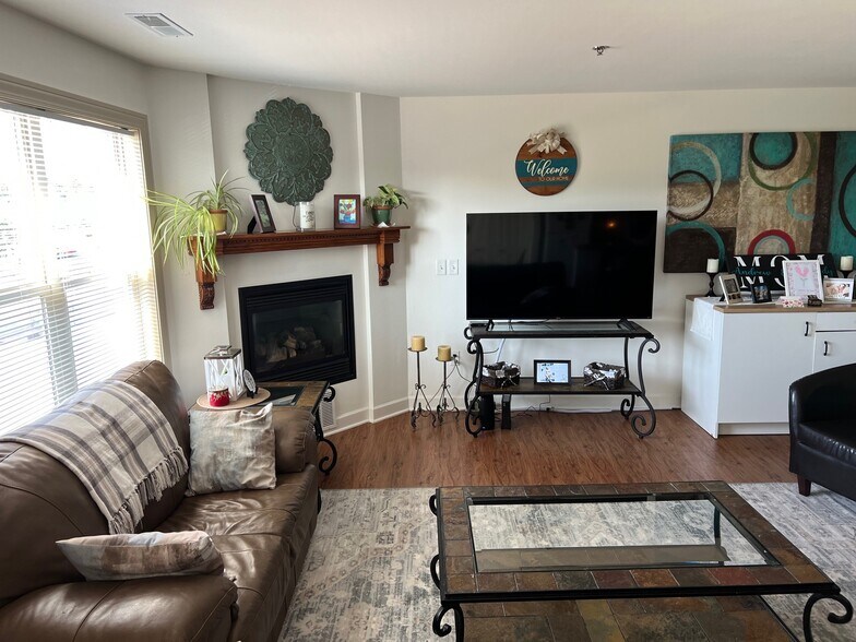 More Photos Of 920 Marquette Ave, South Milwaukee Apartments For Sale