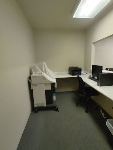 More Photos Of 1842 Noriega St, San Francisco Storefront Retail Office For Lease