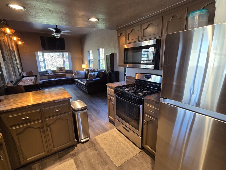 More Photos Of 18896 Grangeville Blvd, Lemoore Specialty For Sale