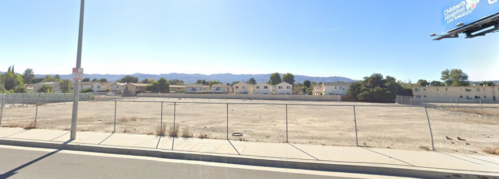 More Photos Of 25031 Railroad Avenue, Santa Clarita Land For Lease