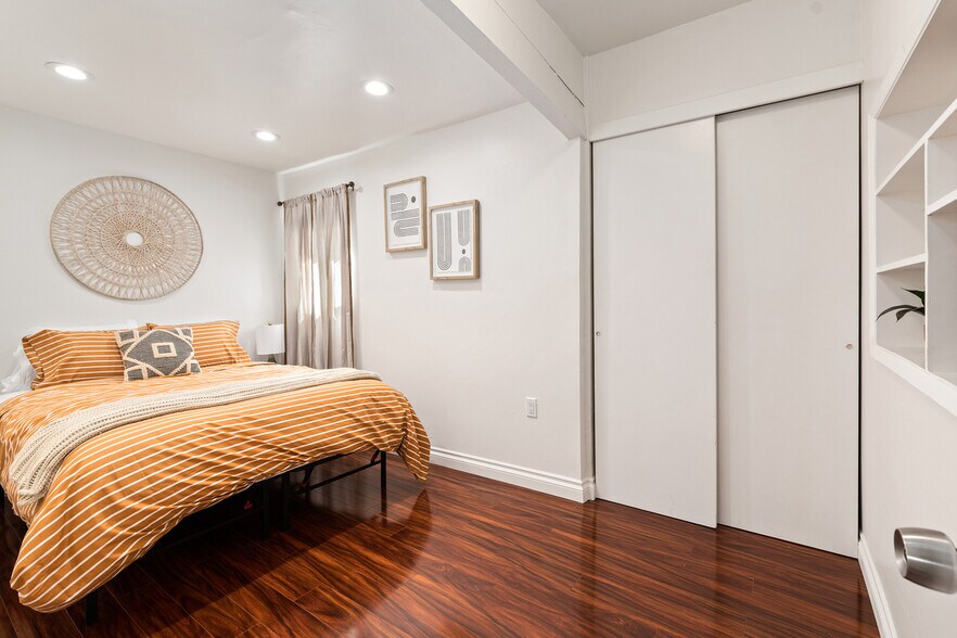 More Photos Of 818 Portsmouth Ct, San Diego Multifamily For Sale