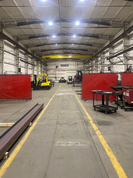 More Photos Of 170 SW 2nd St, Loveland Warehouse For Lease