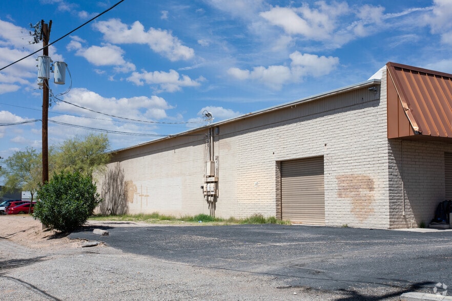 More Photos Of 2424 E Grant Rd, Tucson Freestanding For Sale