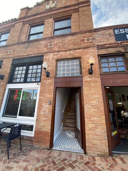 More Photos Of 970-980 Garnet Ave, San Diego Storefront Retail Office For Lease