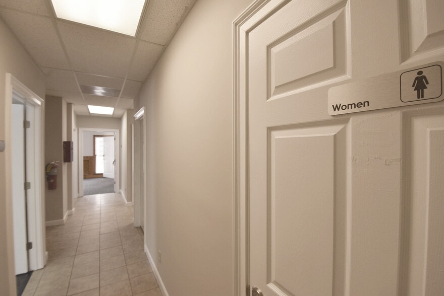 More Photos Of 116 Peachtree Ct, Peachtree City Medical For Lease