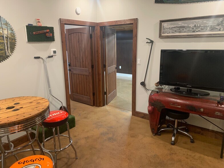 More Photos Of 741 Harry McCarty Rd, Bethlehem Light Distribution For Lease