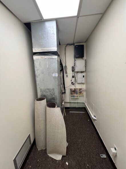 More Photos Of 76 E Main St, Huntington Medical For Lease