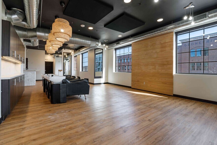 More Photos Of 420 12th Ave SE, Cedar Rapids Office Residential For Sale