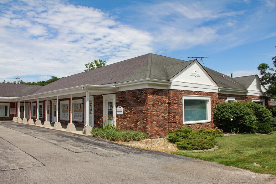 More Photos Of 8700 W 95th St, Hickory Hills Storefront Retail Office For Sale