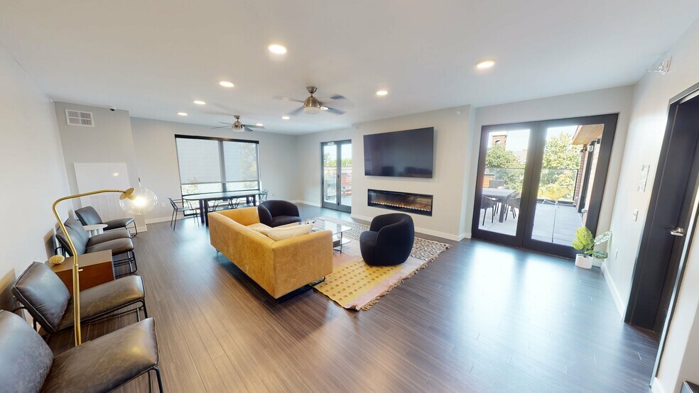 More Photos Of 2530 University Ave, Des Moines Apartments For Lease