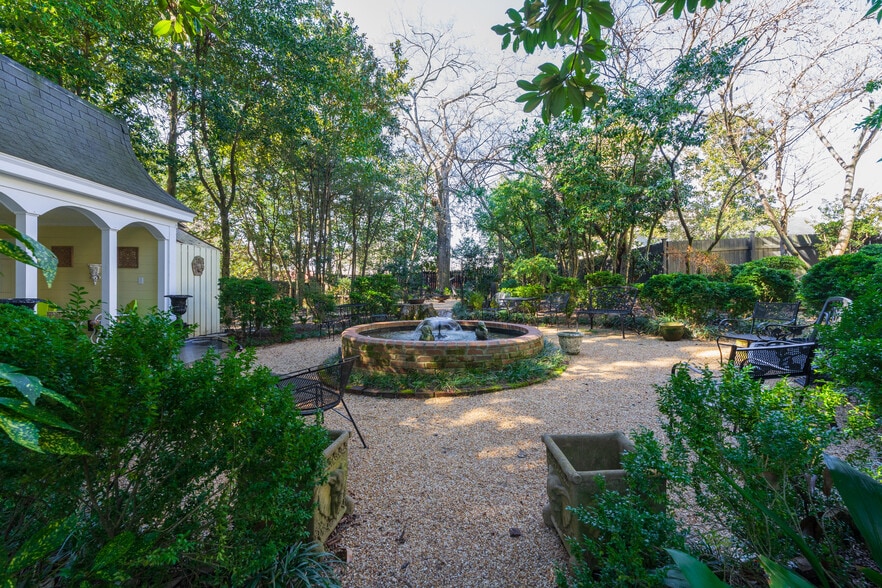 More Photos Of 132 E College St, Griffin Hospitality For Sale