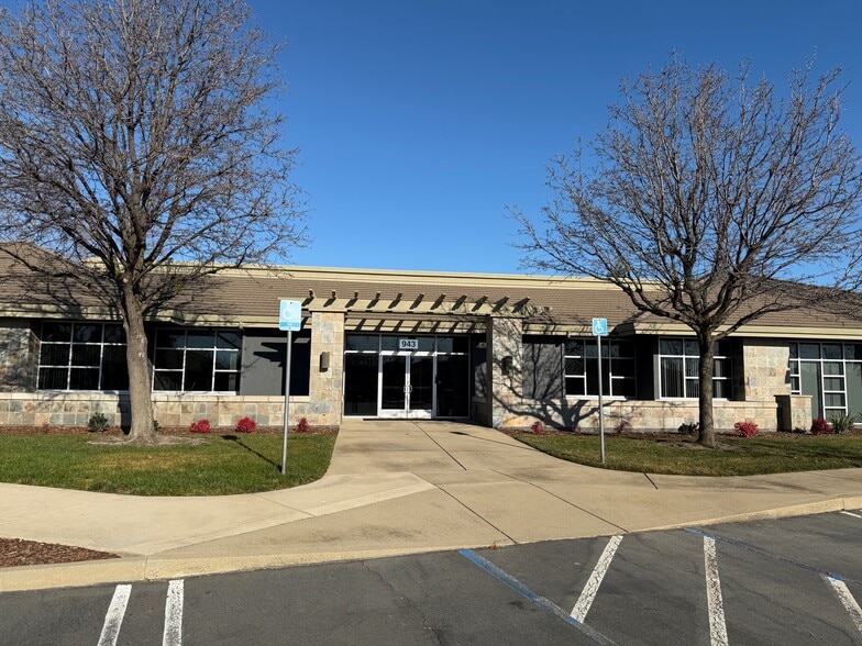 More Photos Of 943 Reserve Dr, Roseville Office For Lease