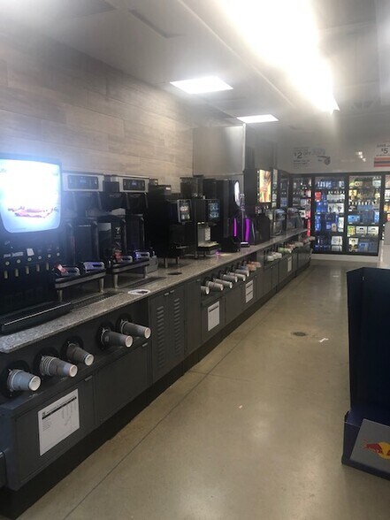 More Photos Of 2920 N Westmoreland Rd, Dallas Freestanding For Sale