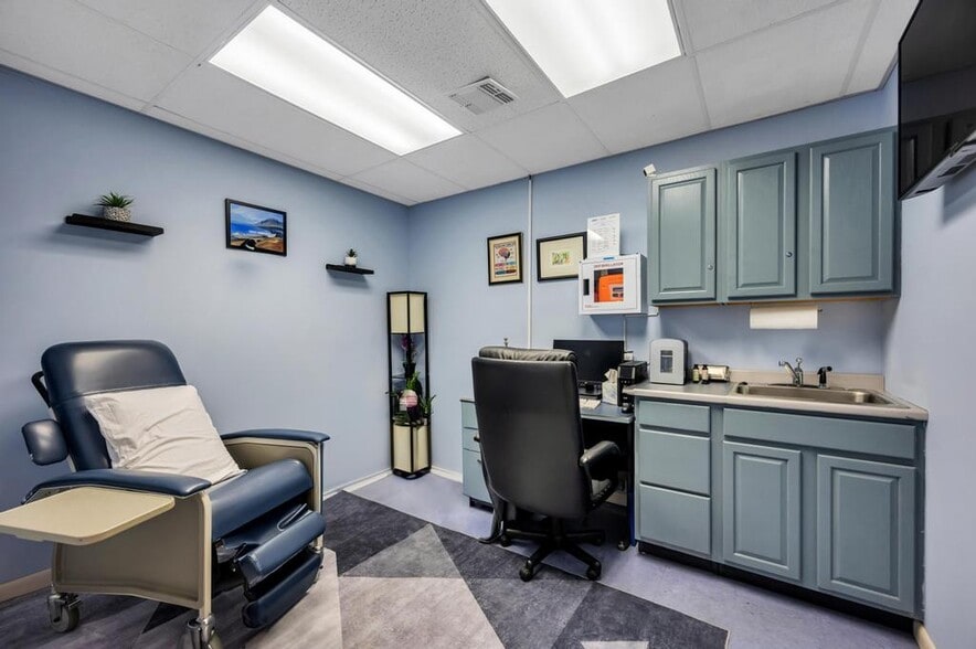 More Photos Of 2539 Middle Country Rd, Centereach Office For Sale