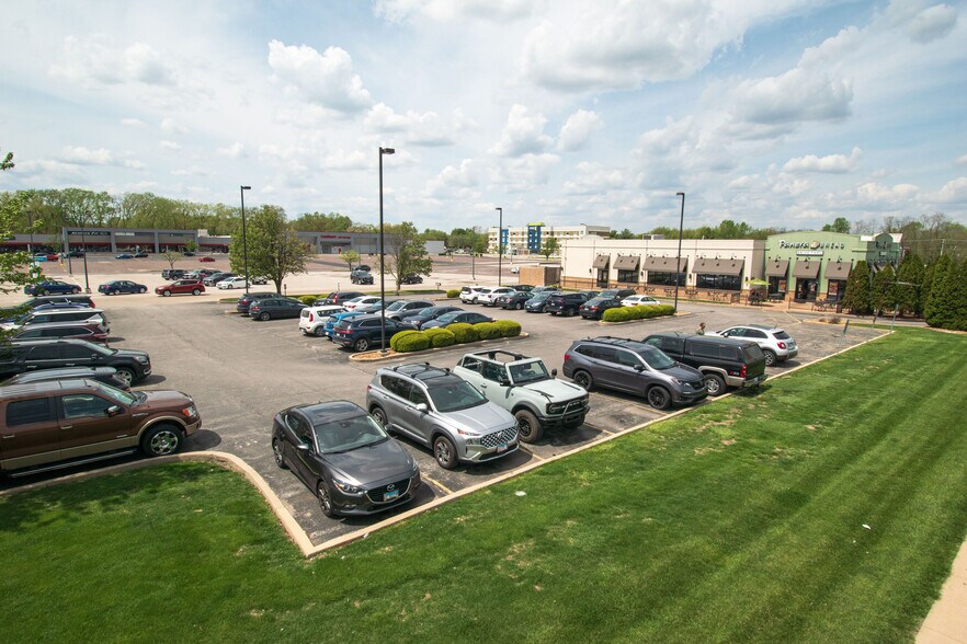 More Photos Of 3019 S Dirksen Pky, Springfield Restaurant For Sale