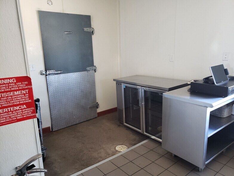 More Photos Of 229 Heritage, Lone Grove Fast Food For Sale
