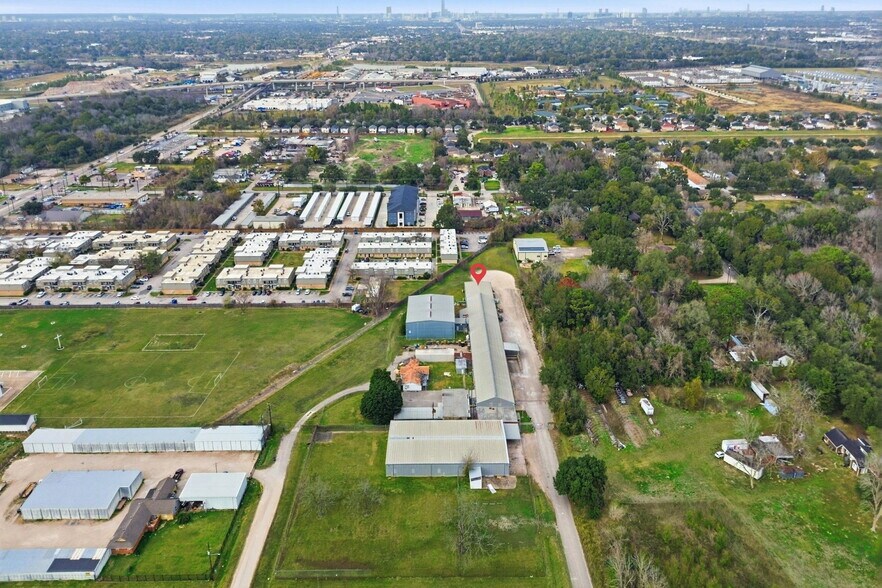 More Photos Of 13025 Fadeway ln, Houston Industrial For Lease