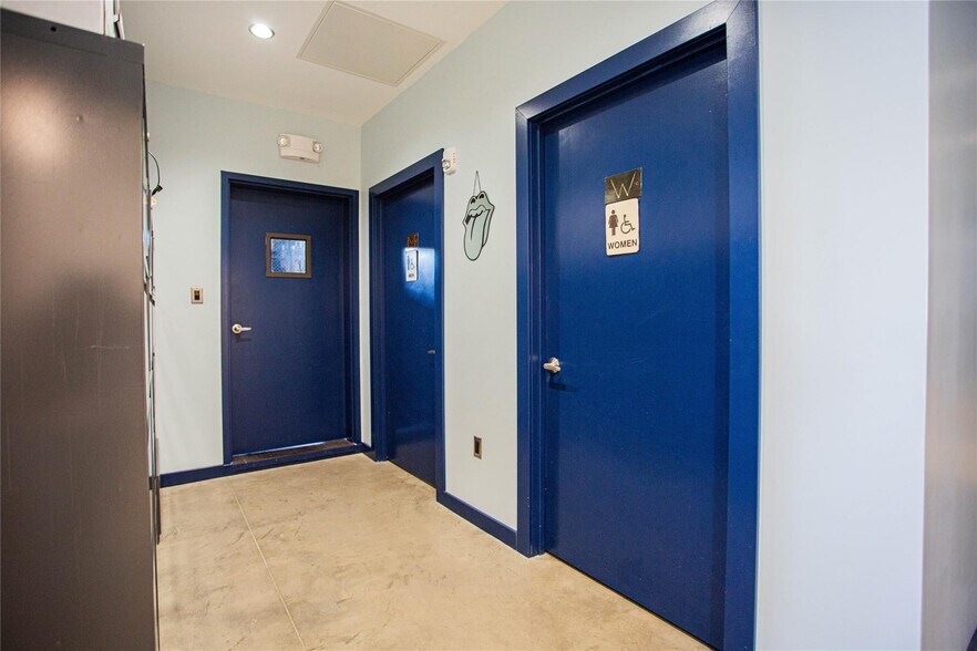 More Photos Of 200 Atlantic Ave, Oceanside Office For Sale