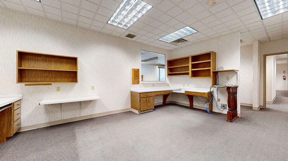 More Photos Of 2228-2230 Sunset Blvd, Steubenville Office For Lease