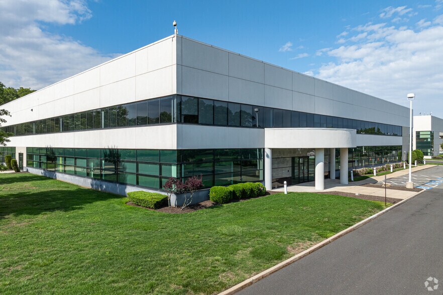 More Photos Of 260 Industrial Way W, Eatontown Warehouse For Lease