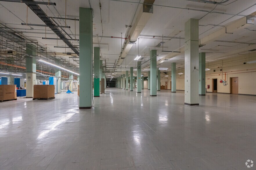 More Photos Of 2869 N 3501st Rd, Seneca Manufacturing For Sale