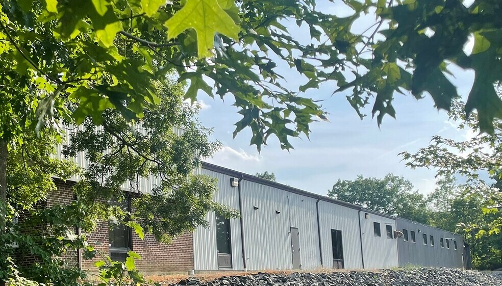 More Photos Of 31 Larsen Way, North Attleboro Manufacturing For Lease