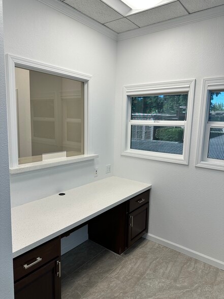More Photos Of 1818 Grand Canal Blvd, Stockton Office For Lease