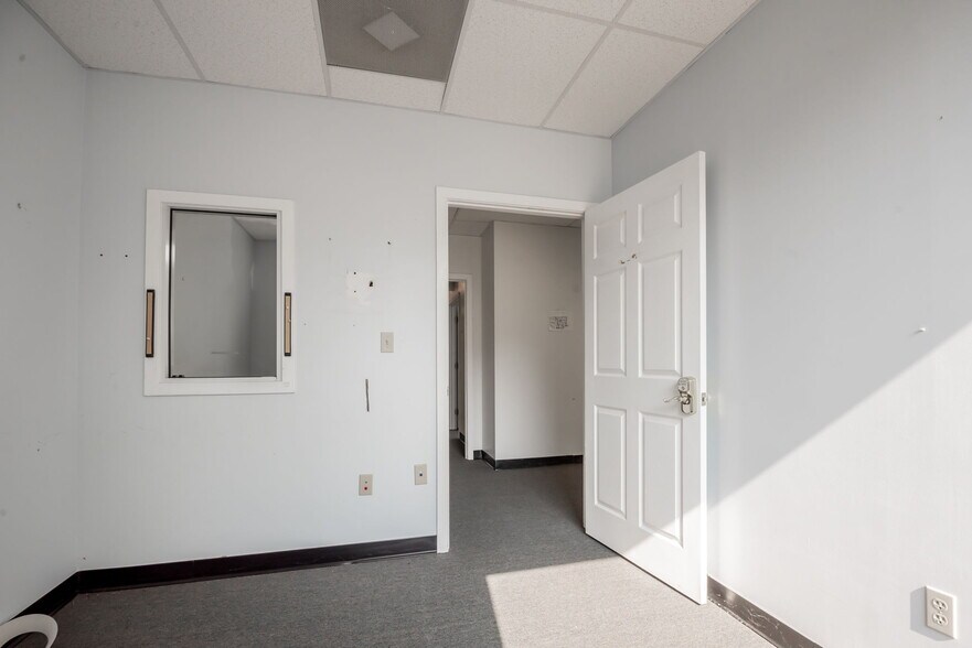 More Photos Of 908 Churchmans Road Ext, New Castle Office For Lease