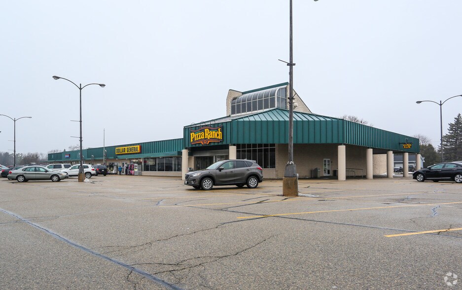 Primary Photo Of 900-914 W Main St, Waupun Unknown For Lease
