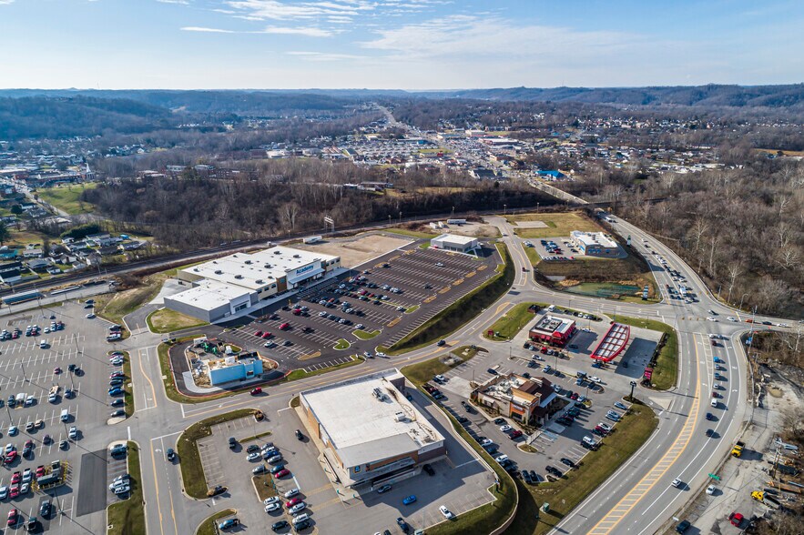 More Photos Of 31 Tanyard Station Dr, Barboursville Unknown For Lease